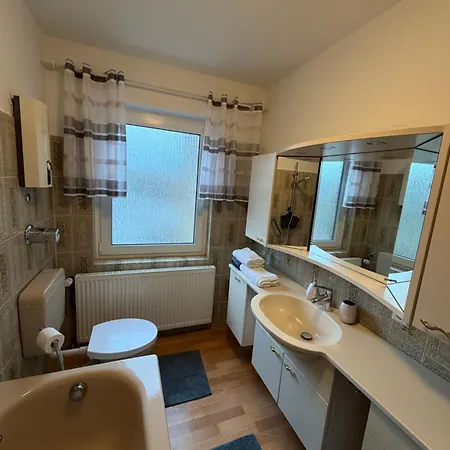 Zentrale Mit Balkon&parkplatz