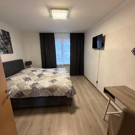 Apartment Zentrale Mit Balkon&parkplatz