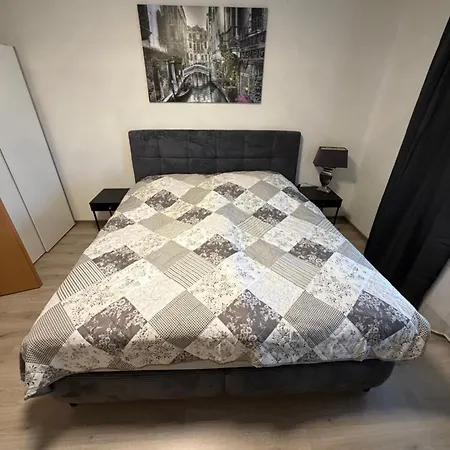 Zentrale Mit Balkon&parkplatz Apartment *